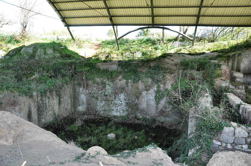 Capanna dell'eta del ferro a Luni
