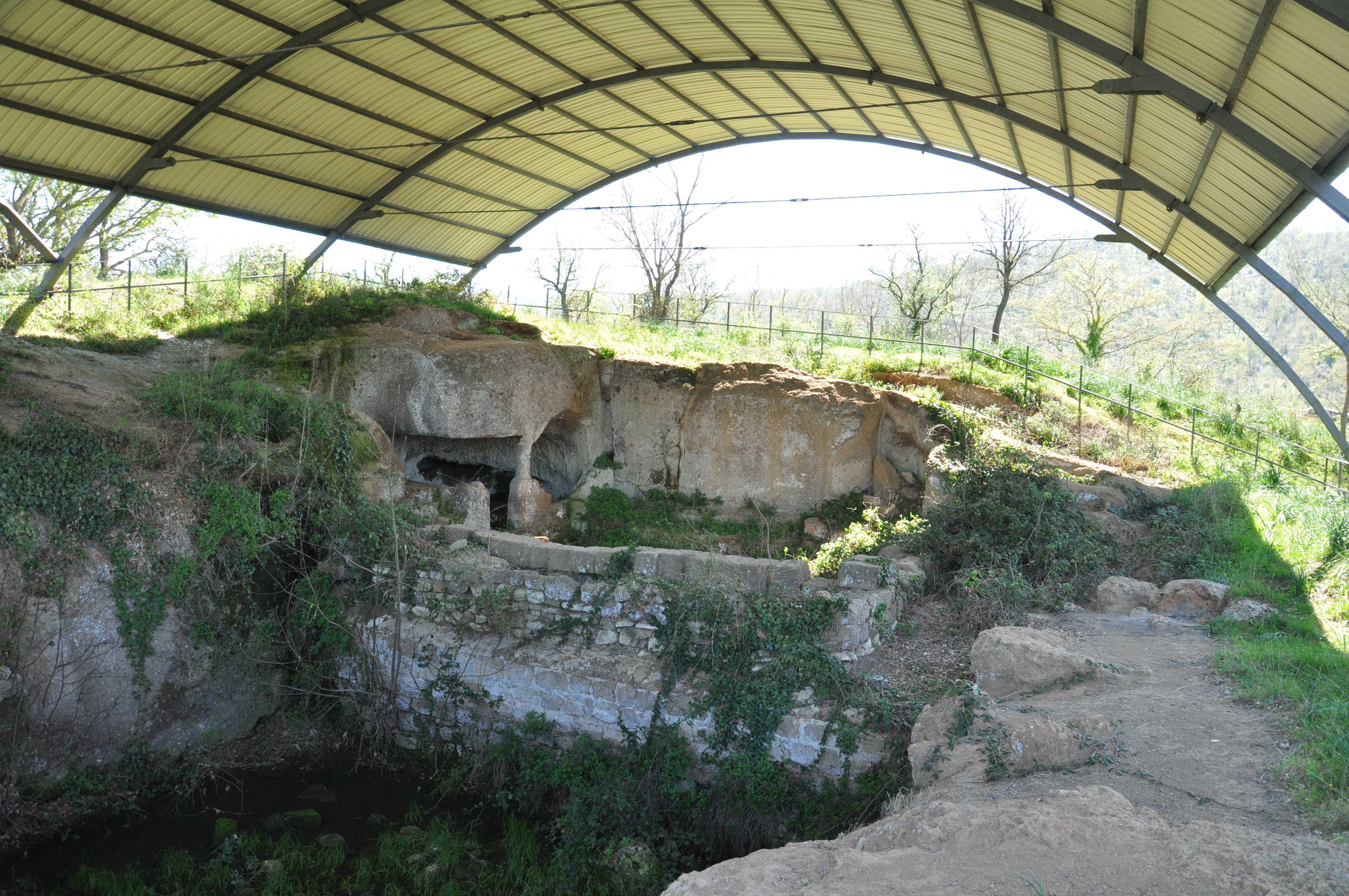 Capanna dell'eta del ferro a Luni
