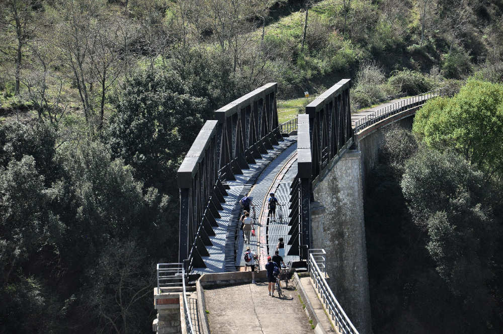 Ponte sul Mingone