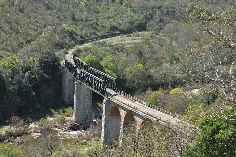 Ponte sul Mingone