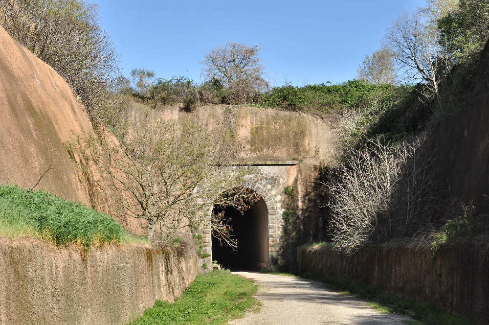 Tunnel di Ponton Serignano o galleria Caprareccia