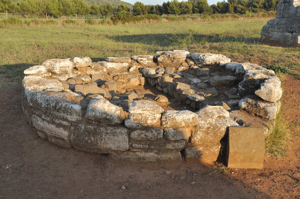 Tomba del balsamario a testa di guerriero