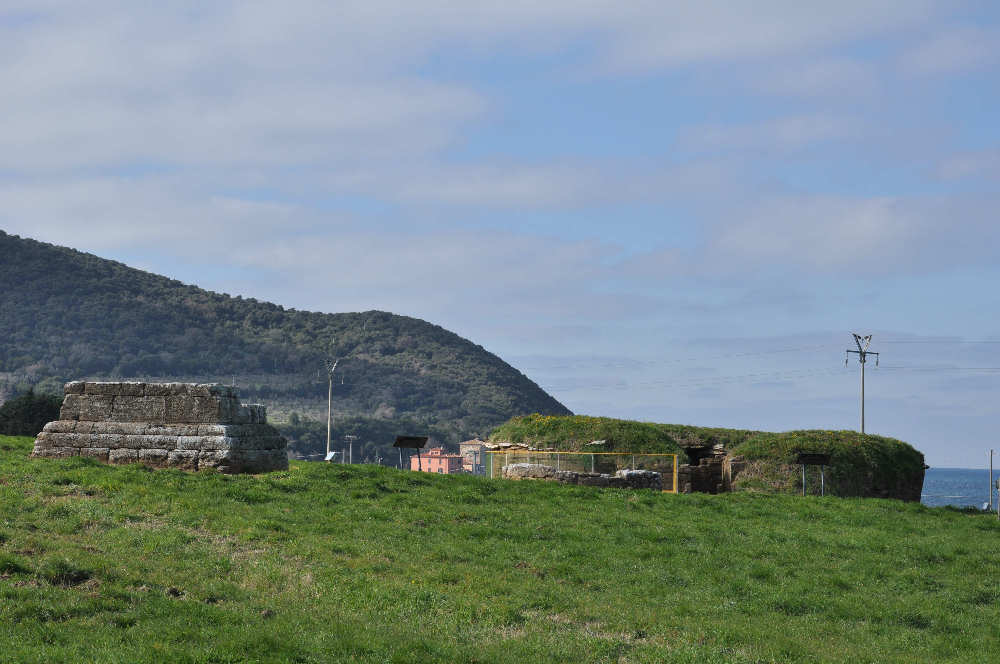 Tombe delle Tazze antiche, del balsamario e dell'aryballos piriforme
