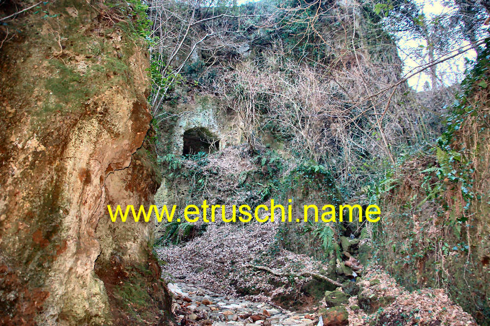 La via cava di Monte Rosello