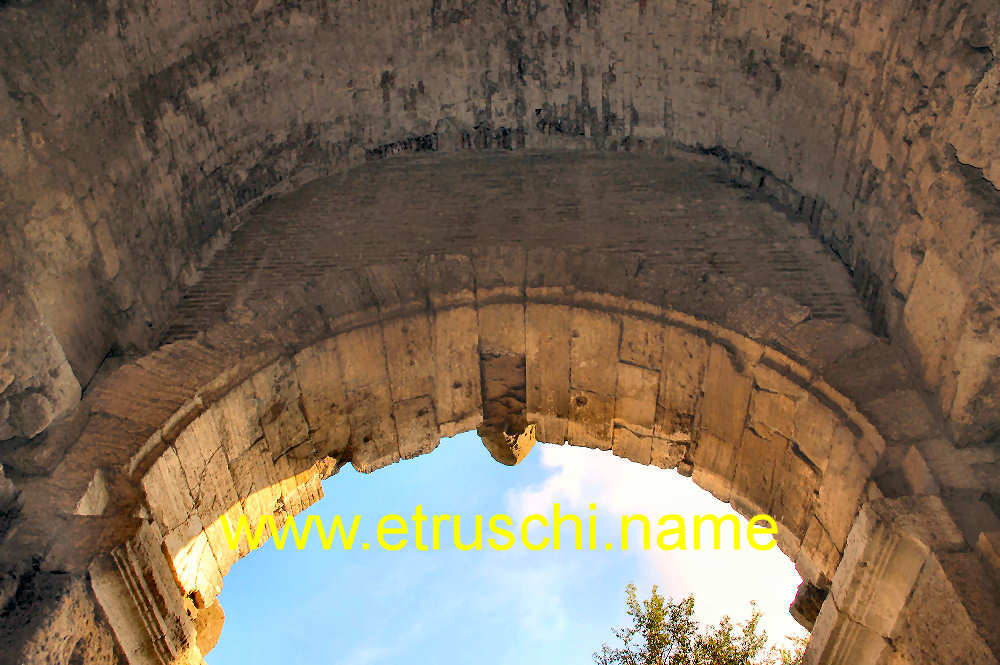 L'arco Etrusco di Volterra