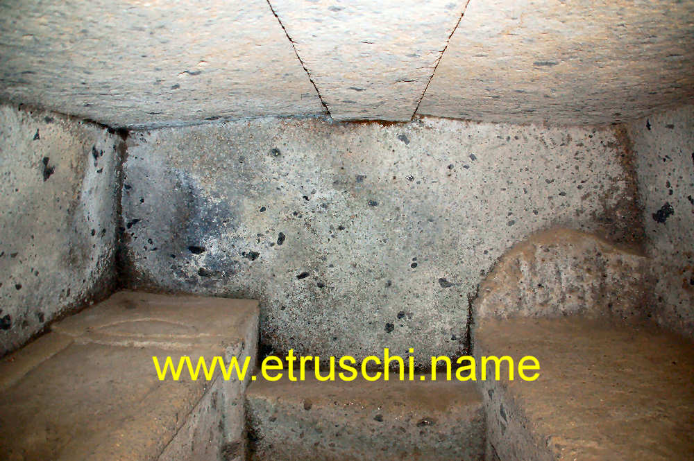 Tomba dei Capitelli