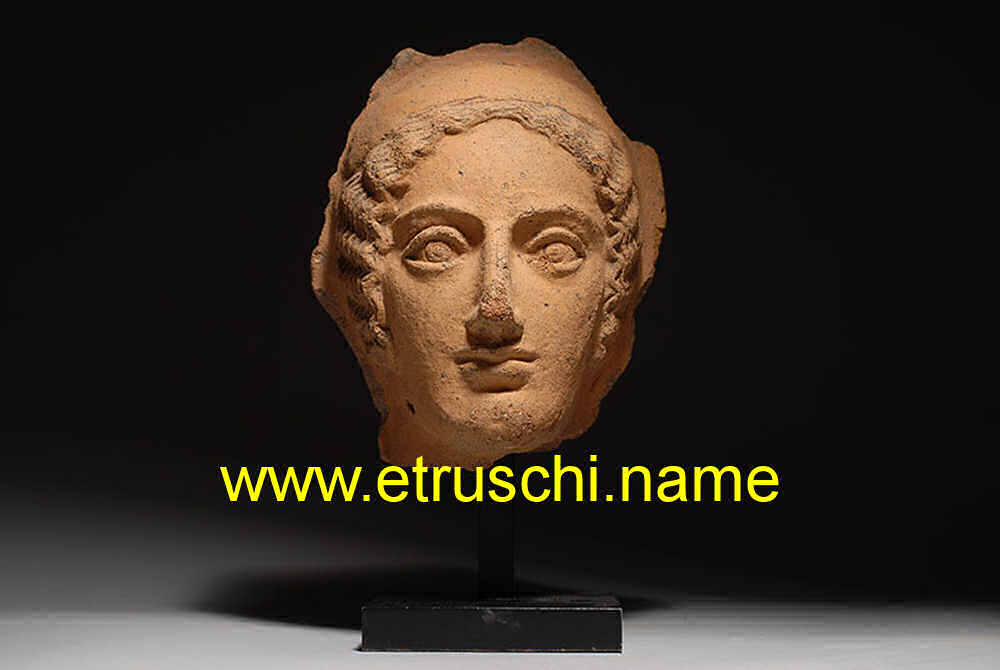Testa di donna etrusca del 400 BC