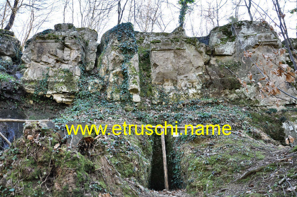 Sovana la necropoli Folonia